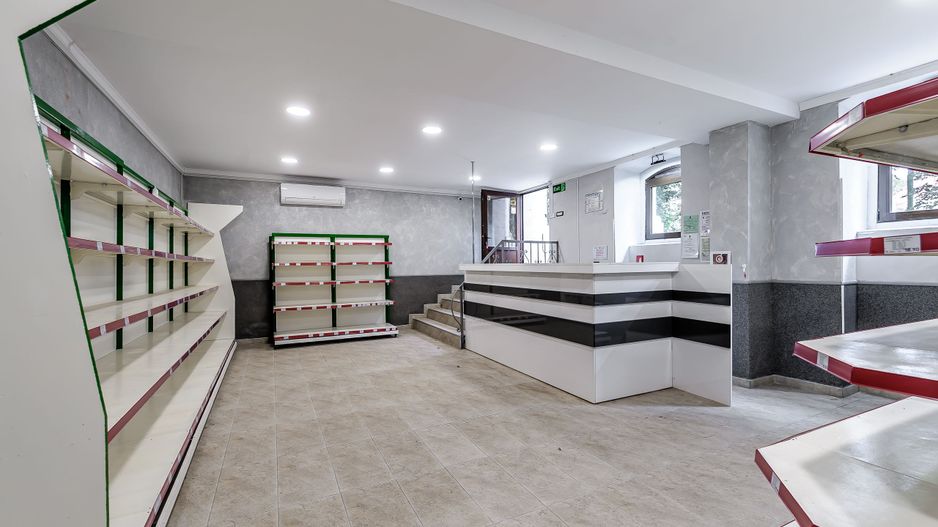 Spațiu comercial ultracentral, renovat, pe b-ul Revoluției, Arad. - Poză 5