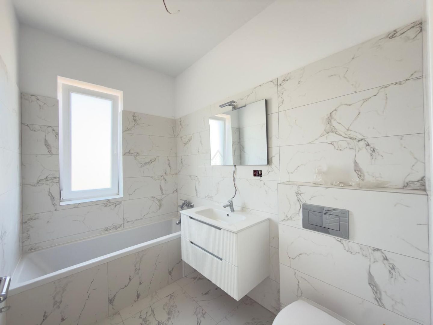 Disponibil imediat. Terasa 55 mp. Clima. Loc de parcare. - Poză 5