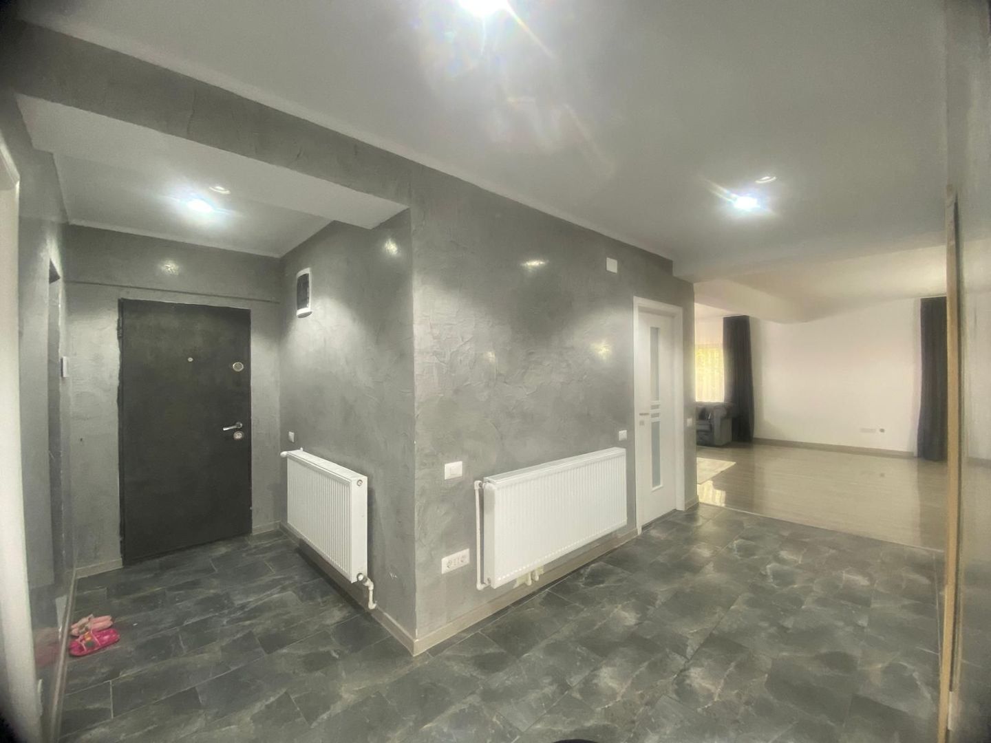 Gata de locuit! Vanzare casa cu 6 camere in Targoviste - Poză 13