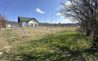 Teren intravilan de vânzare în centrul comunei Bârnova, Iași - Poză 1