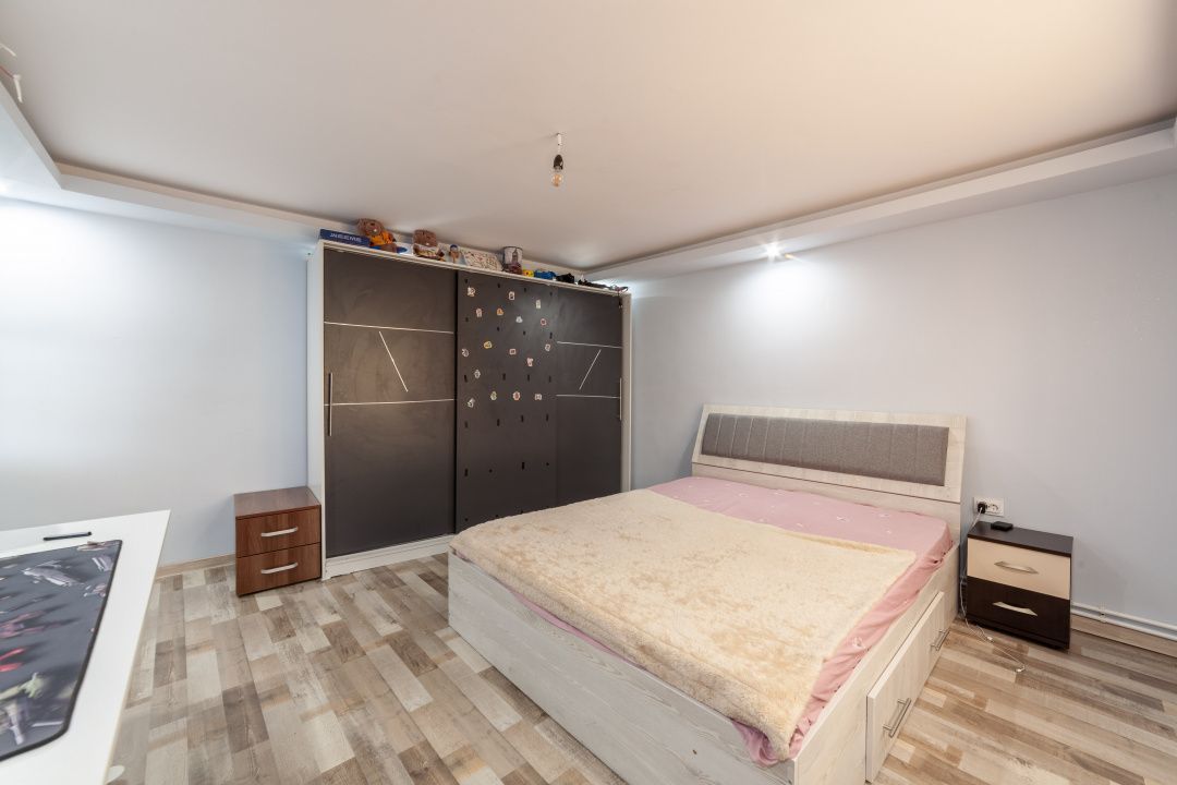 Casă renovată 2022, 3 camere, 1034 mp teren, încălzire în pardoseală  - Poză 4