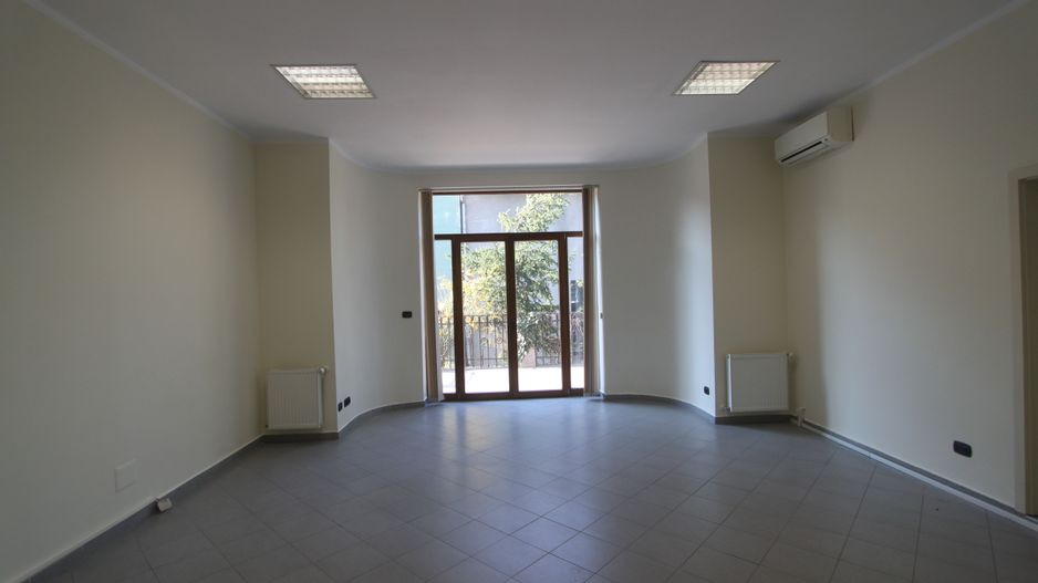 Birouri în vila - zona Balcescu - Poză 34