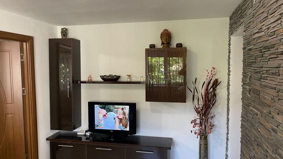 Apartament  2 camere Piata - Poză 2