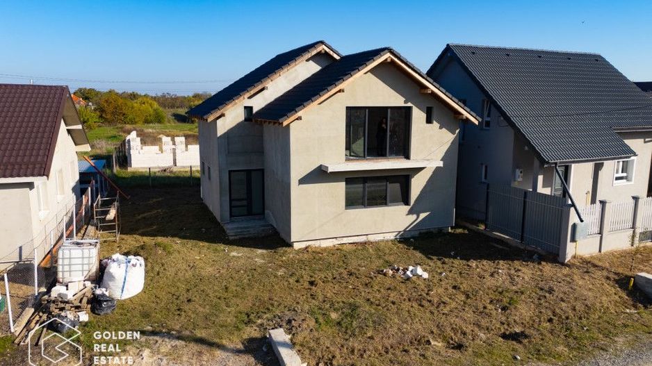 Casa Moderna P+M, Izolata, cu Acoperis Bramac în Zimandu Nou, comision 0% - Poză 2
