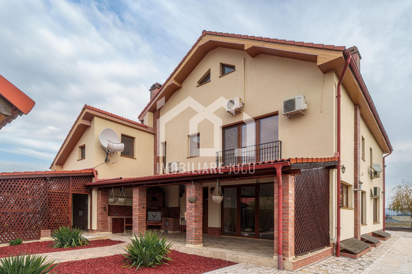 Clădire modernă cu spațiu multifuncțional de închiriat în Jucu de Mijl - Poză 2