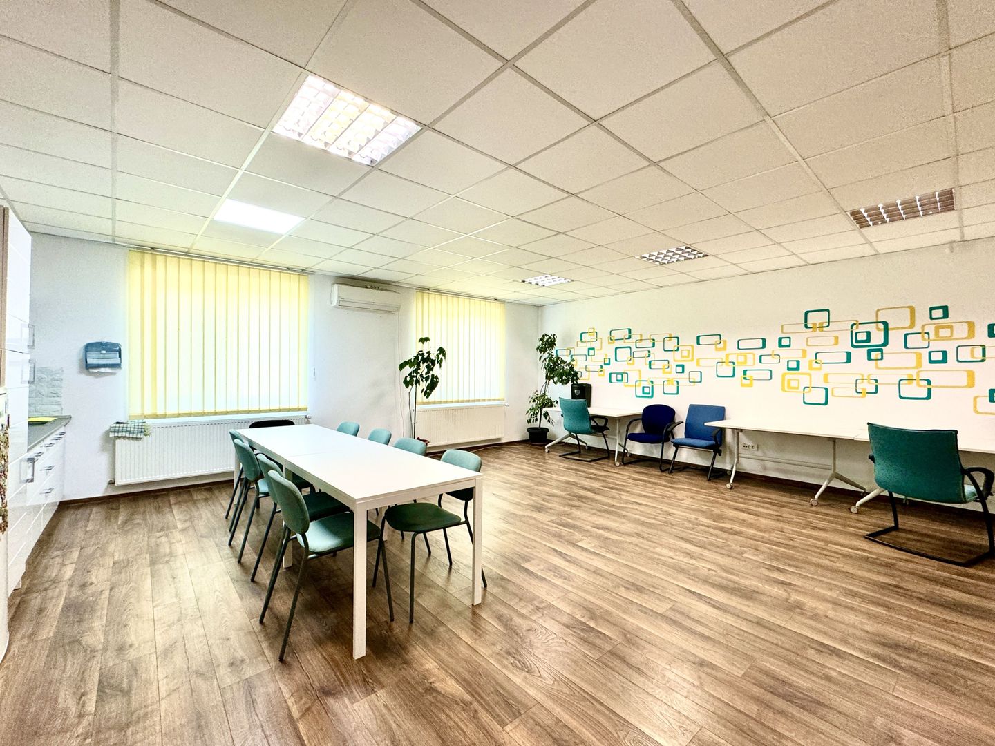 Birou cu 3-4 posturi de lucru - Poză 7