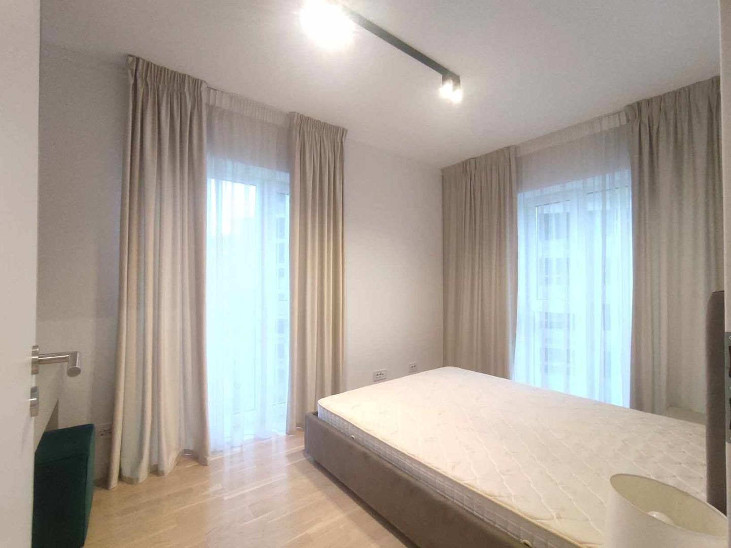 Vânzare 2 camere cu parcare subterana Marmura residence zona Jiului - Poză 6