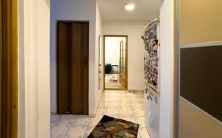 Apartament 2 camere decomandat, renovat,mobilat,utilat,centrala - Poză 1