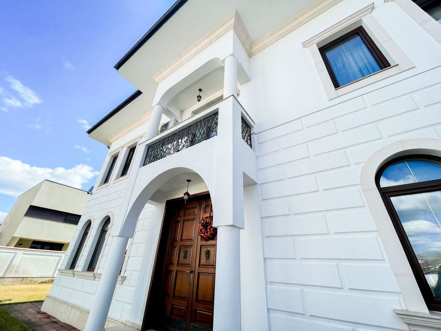 Vila de vanzare Iancu Nicolae lux garaj 2 locuri - Poză 2