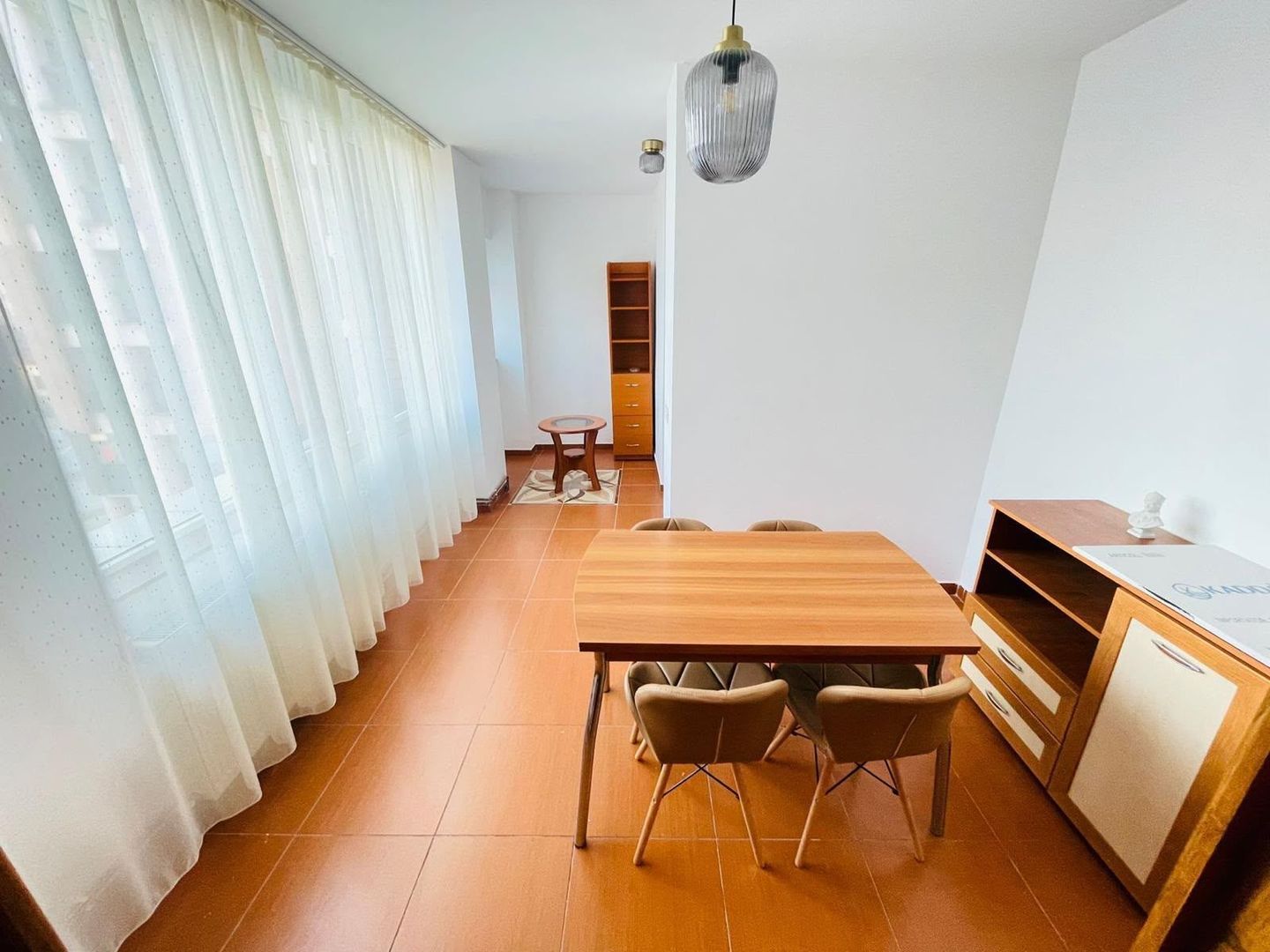 Închiriez apartament 3 camere ultracentral - Poză 3