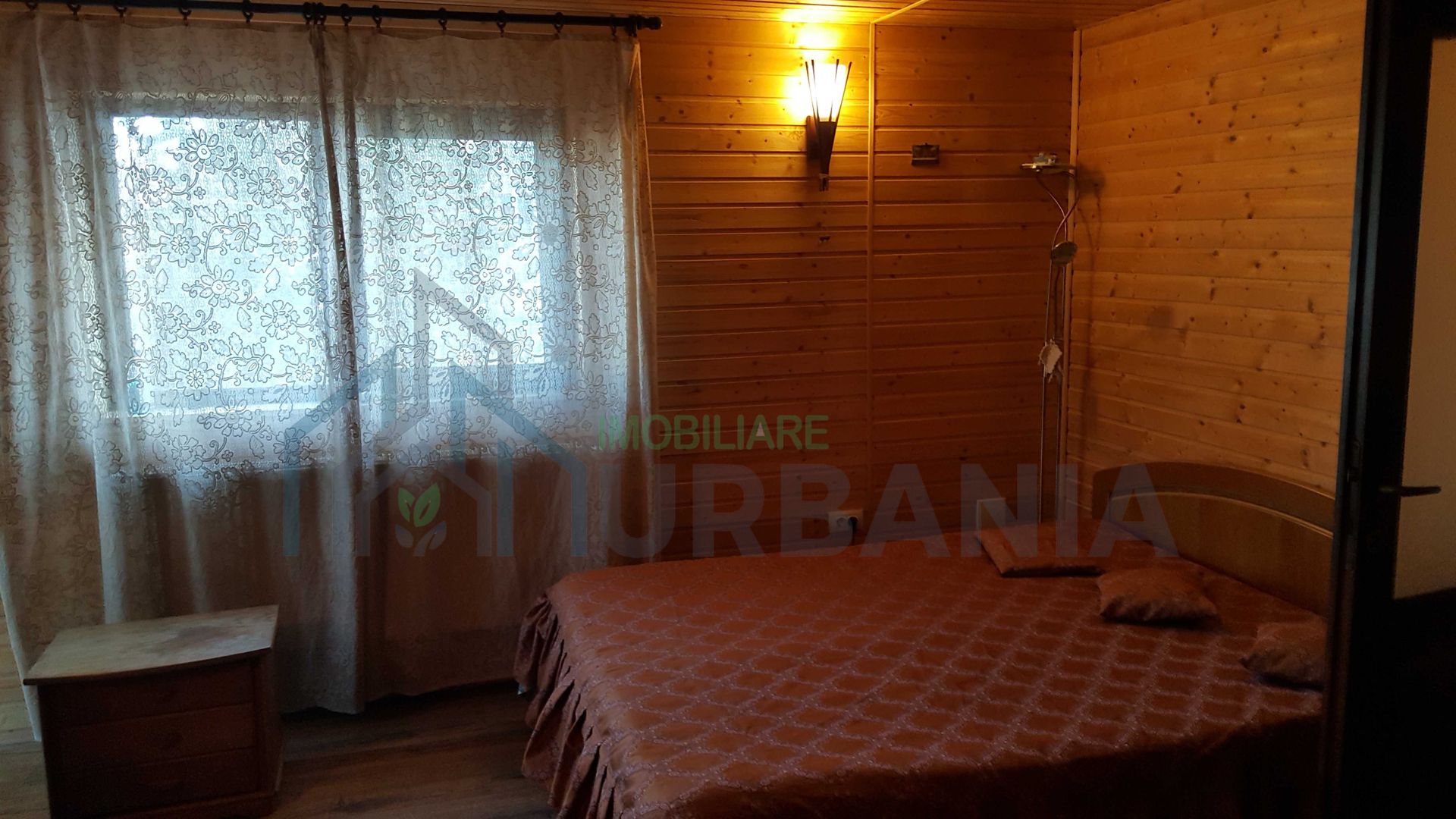 Inchiriez apartament cu 1 camera 50 mp Tatarasi - Poză 1