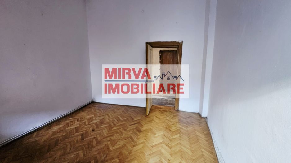 Casă cu arhitectură interbelică, 5 camere, teren 409 mp – Central - Poză 26