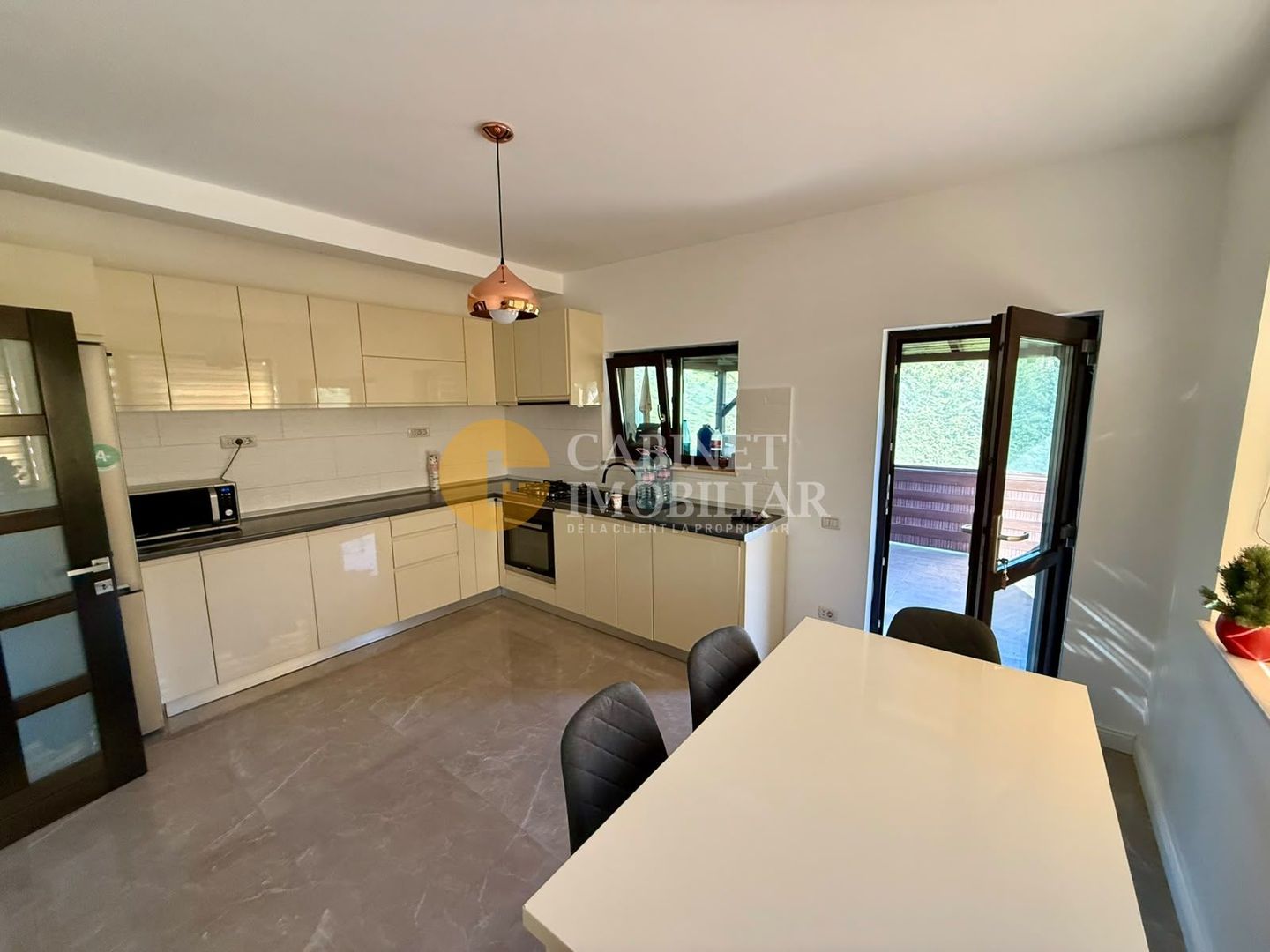 CASA 5 CAMERE--2 BAI--800MP TEREN-- LIBERA - Poză 5