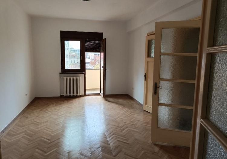 APARTAMENT ULTRACENTRAL ZONA  KOGALNICEANU - Poză 3