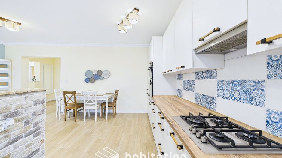 Apartament spațios cu curte și garaj – confortul unei case moderne - Poză 9