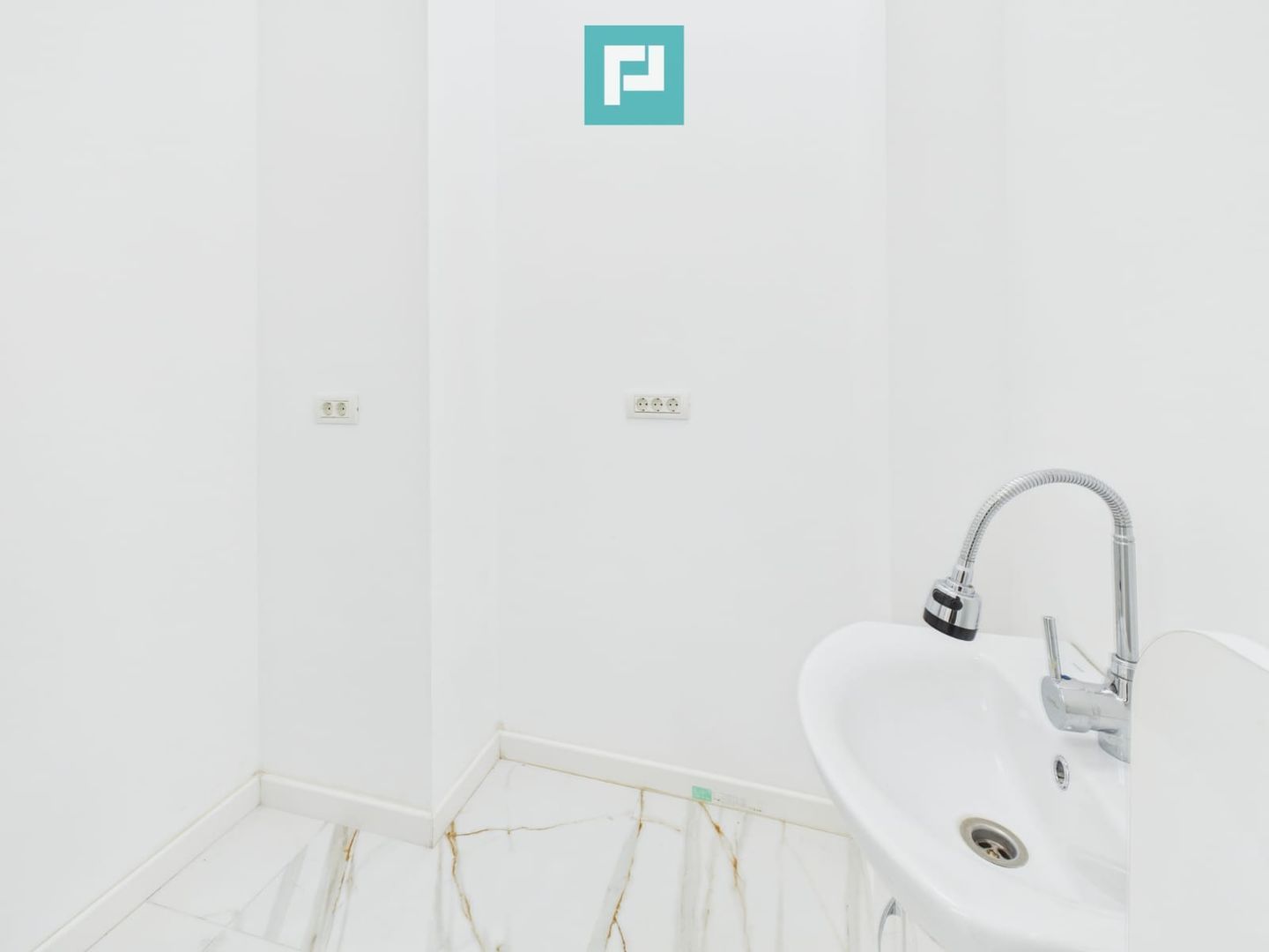 Apartament spectaculos ultracentral de închiriat - Poză 9