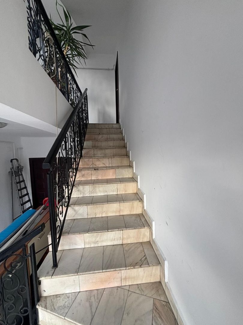 Apartament spatios si complet renovat - Poză 12