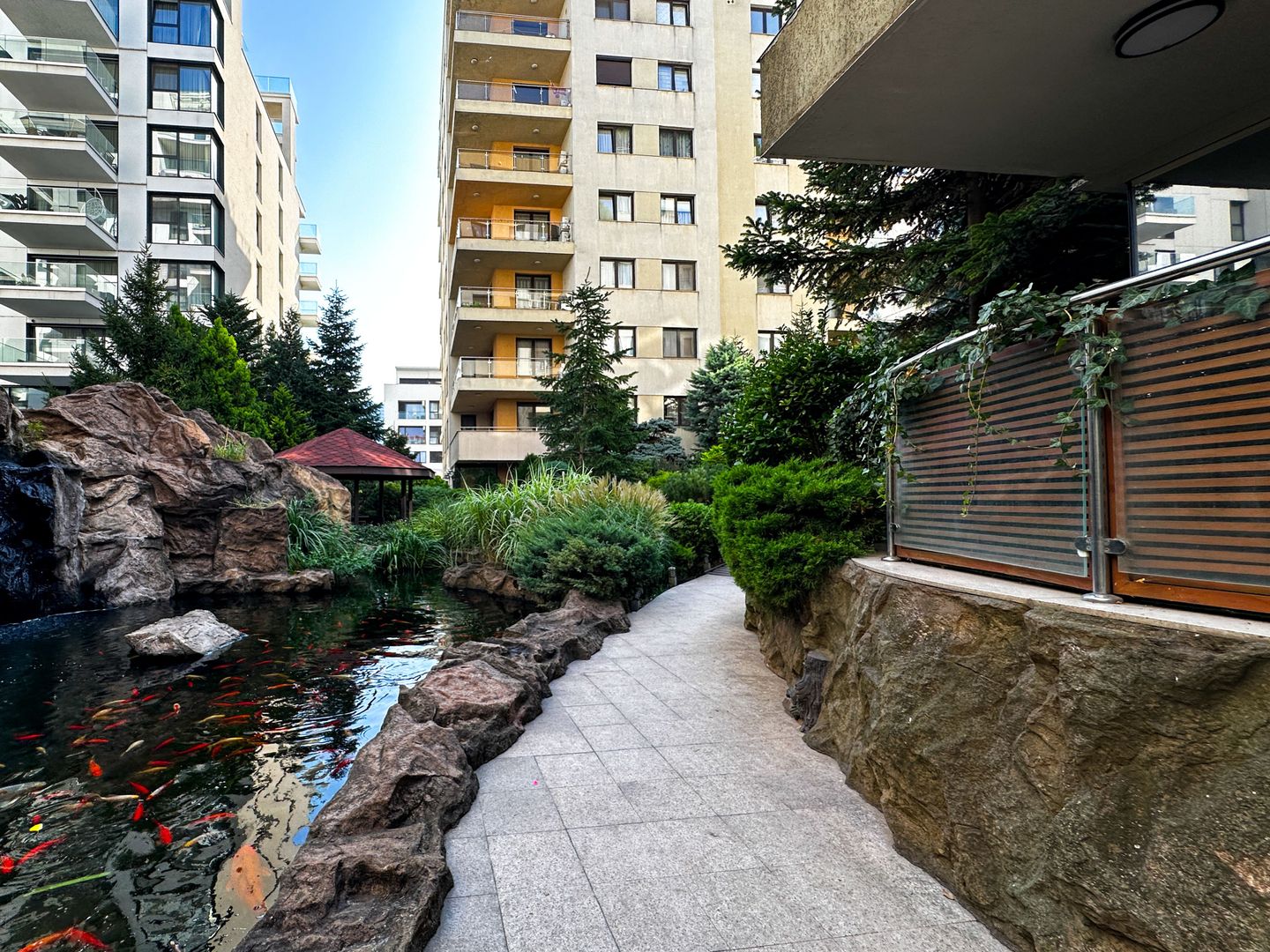 Luxury 4-Bedroom Triplex with Floating Terrace & Panoramic Views - Poză 27