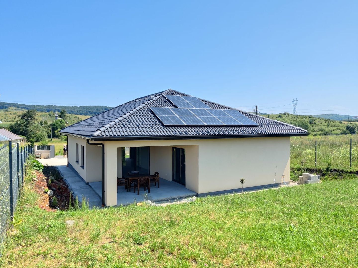 Casa individuala, 130 mp, Pompa caldura, panouri solare, COMISON 0 - Poză 2