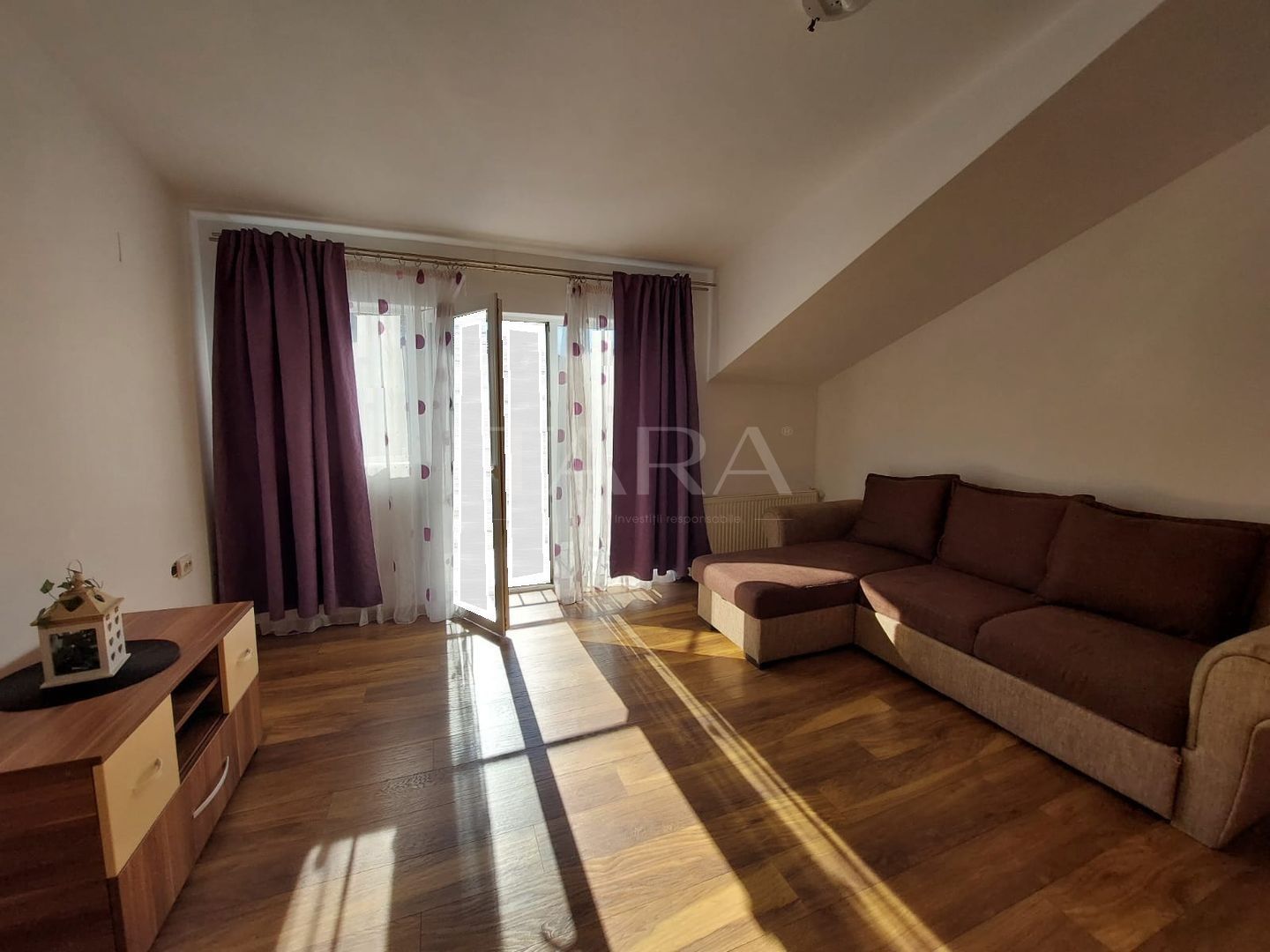 Apartament decomandat cu 2 camere, balcon și parcare, în zona Florilor - Poză 2