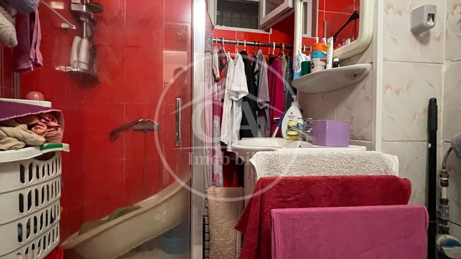 Apartament cu 3 camere de vânzare în zona Rogerius, Oradea - Poză 11