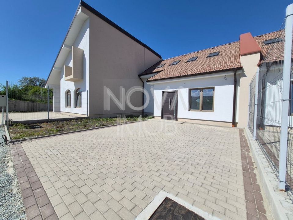Casa generoasa cu 5 camere, 2 bai, dressing si parcare – Sura Mica - Poză 19