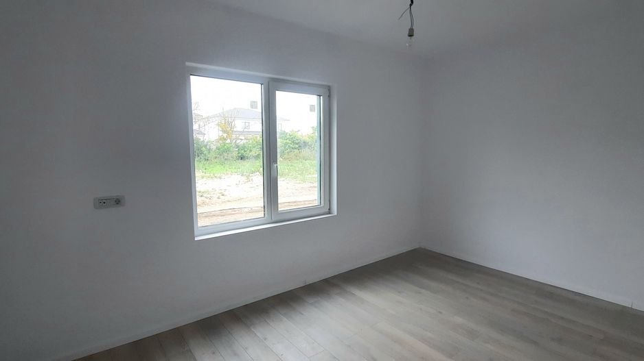Apartament 2 camere cu curte proprie si loc de parcare - Poză 5