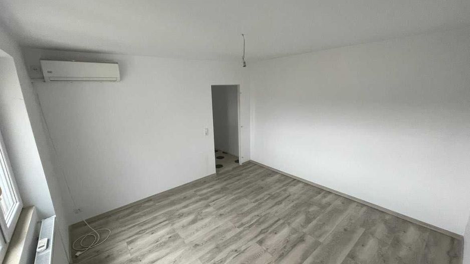 BRASADAS vinde ap 2 cam Botizului etaj 4/4 60mp - Poză 1