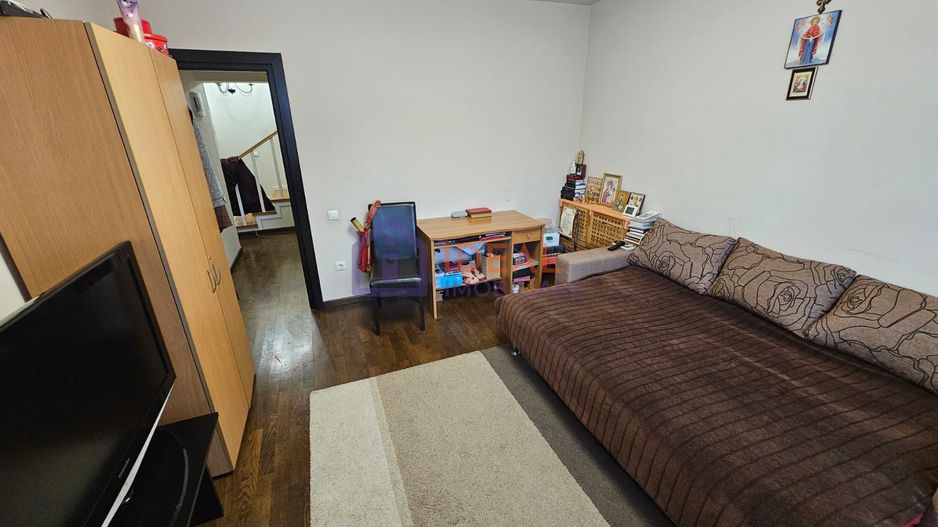 Casa Mobiltata-Utilata cu 4 camere,  pe Pictor Brana - Poză 8