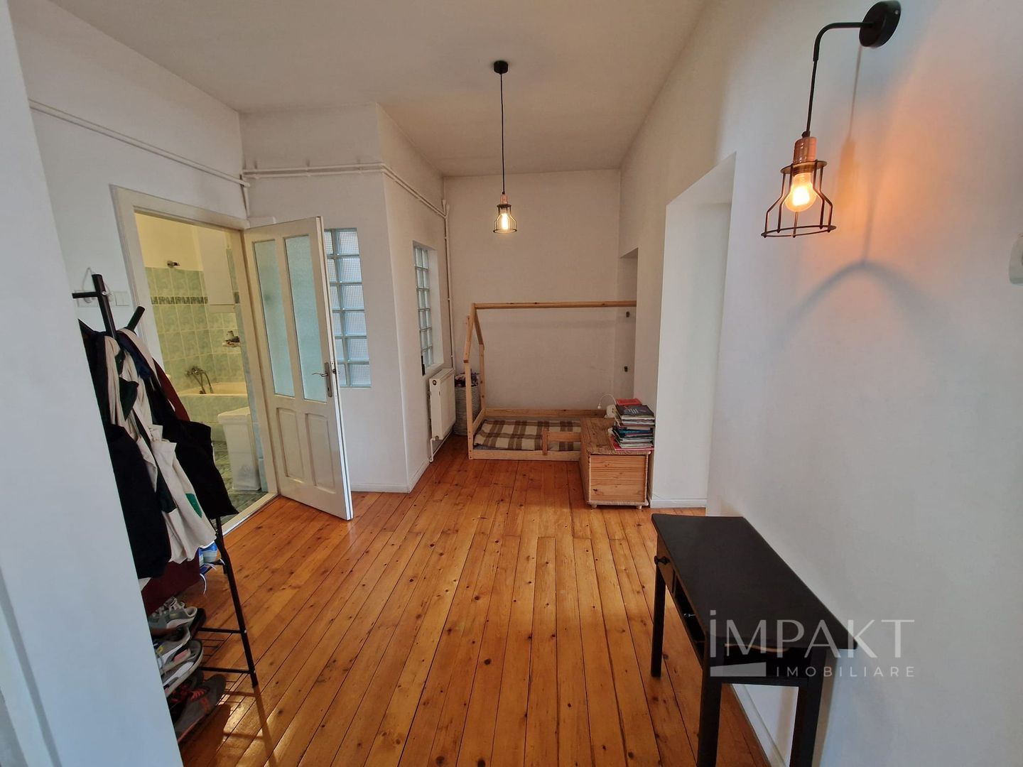 Apartament decomandat cu 2 camere la casa in Bulgaria - Poză 5
