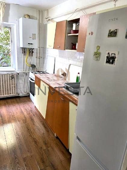 Apartament cu 3 camere decomandat, garaj si boxa, zona Piata Zorilor - Poză 4