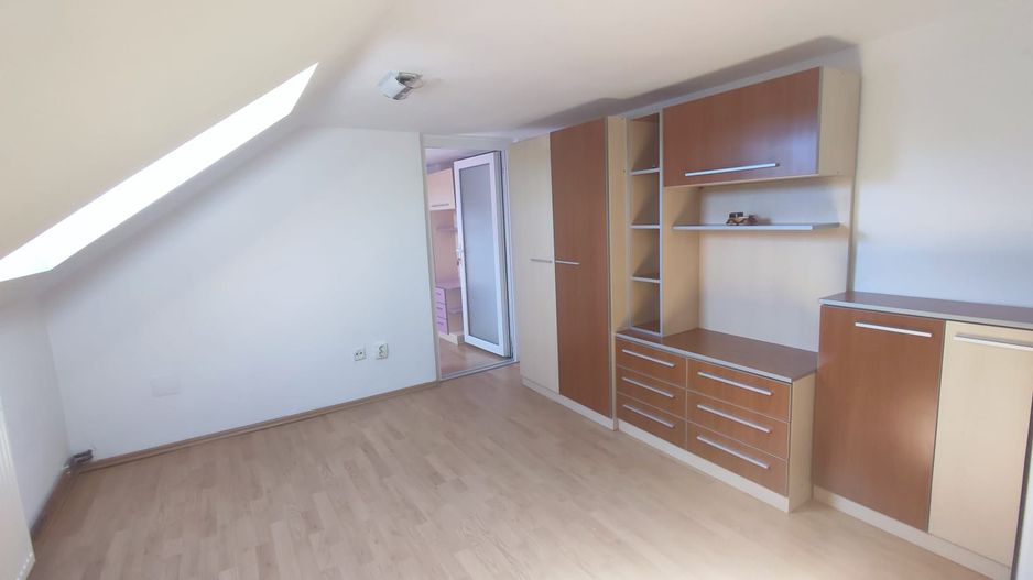 Casa de Inchiriat zona Piata 1 Mai - Poză 4