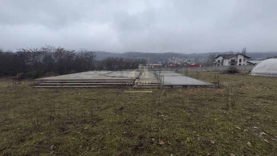 TEREN INTRAVILAN 2200 MP CAMPULUNG ARGES - Poză 2