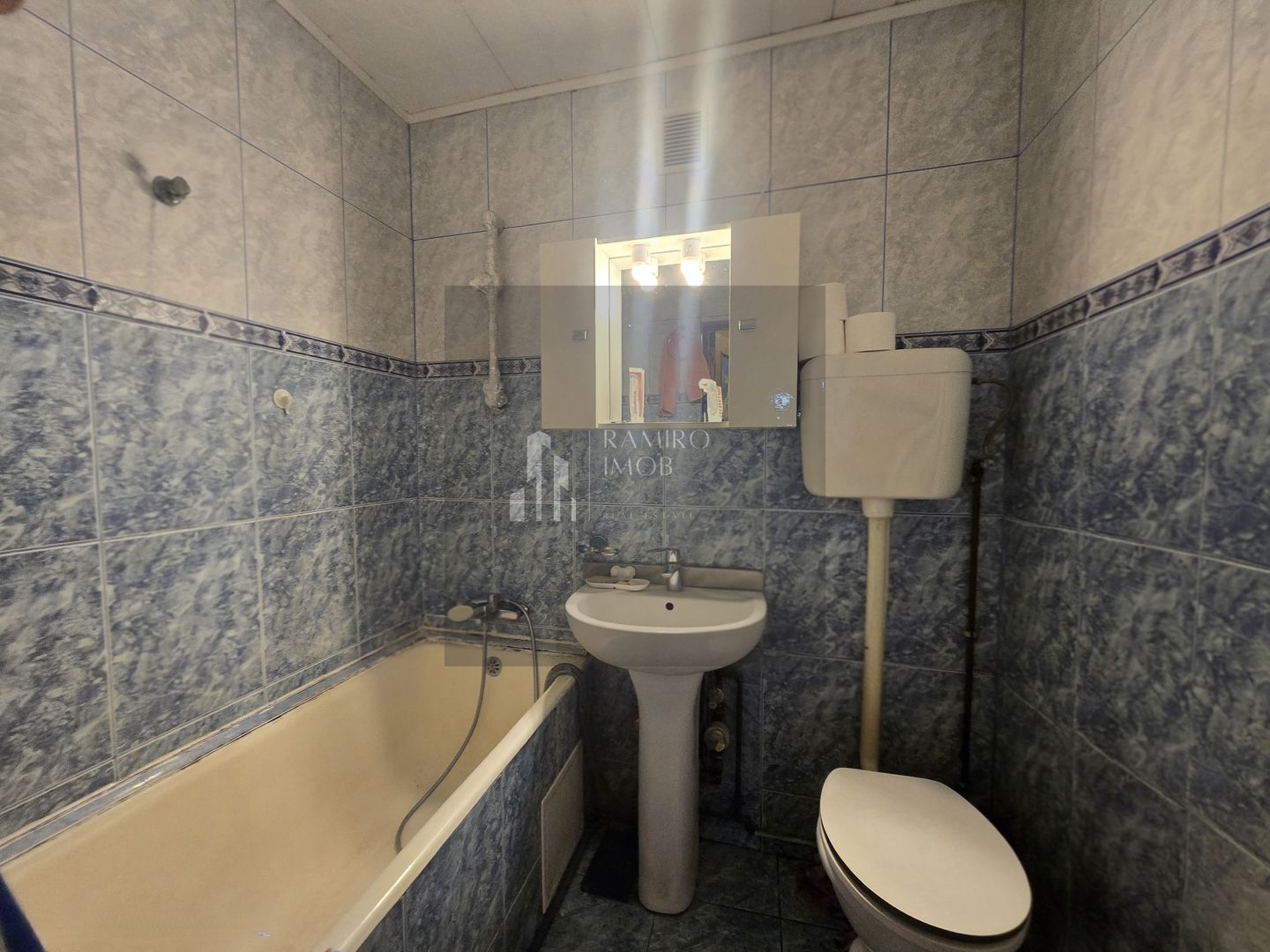 Apartament 3 camere etaj 2, Piata Rahova, bloc anvelopat de 4etaje - Poză 11
