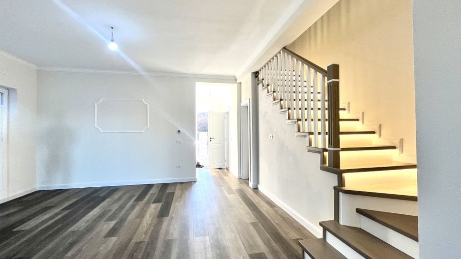 Duplex premium în Moșnița Nouă, separat prin camera tehnică, P+ 1 etaj - Poză 2