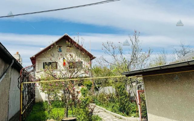 De vânzare – casă situată pe strada Nicolae Iorga - Poză 2