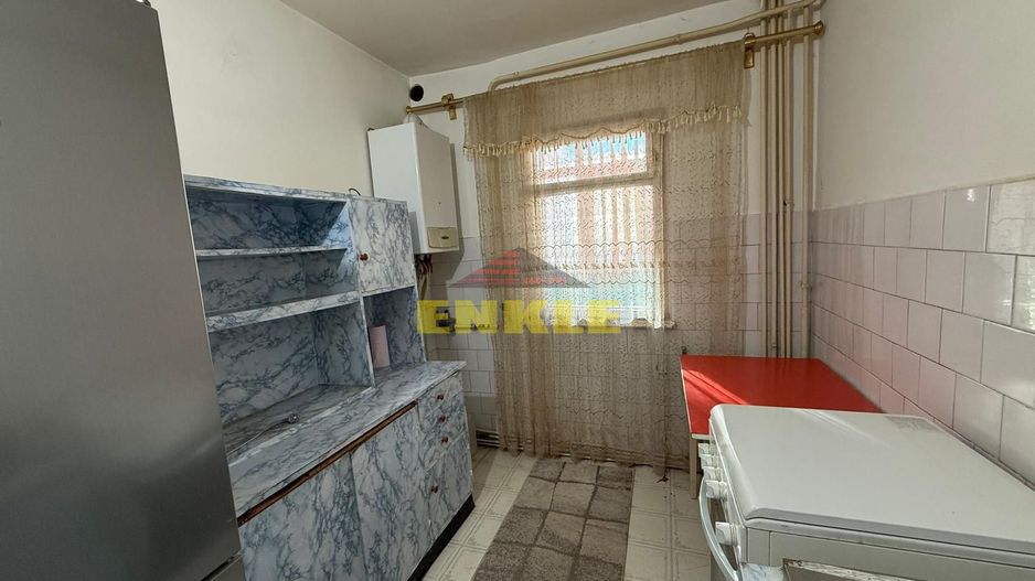 De vânzare apartament cu 2 camere decomandat, zona Bucovina. - Poză 6