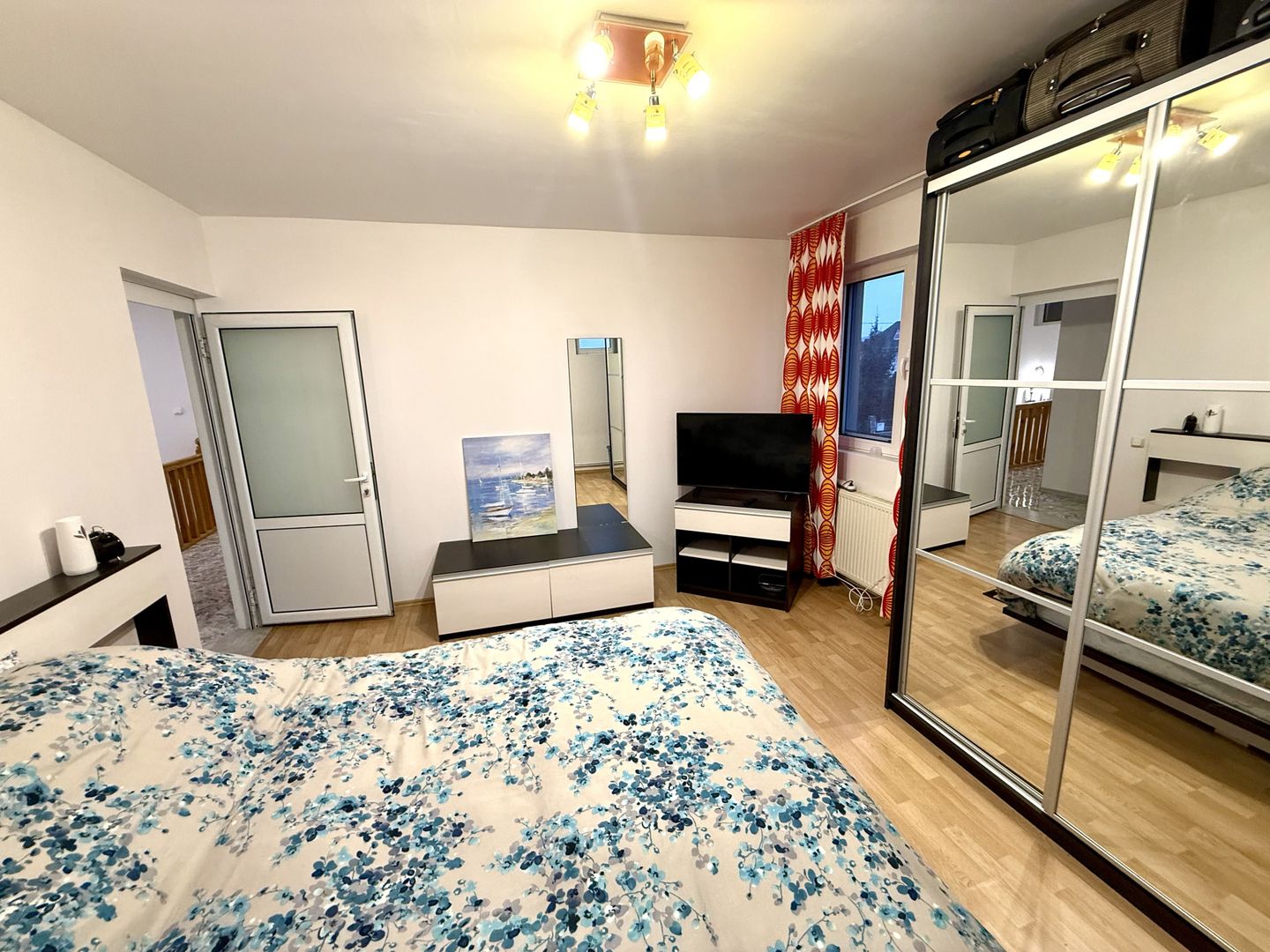 Vila în stil American - Total independentă energetic, garaj + terasă! - Poză 25