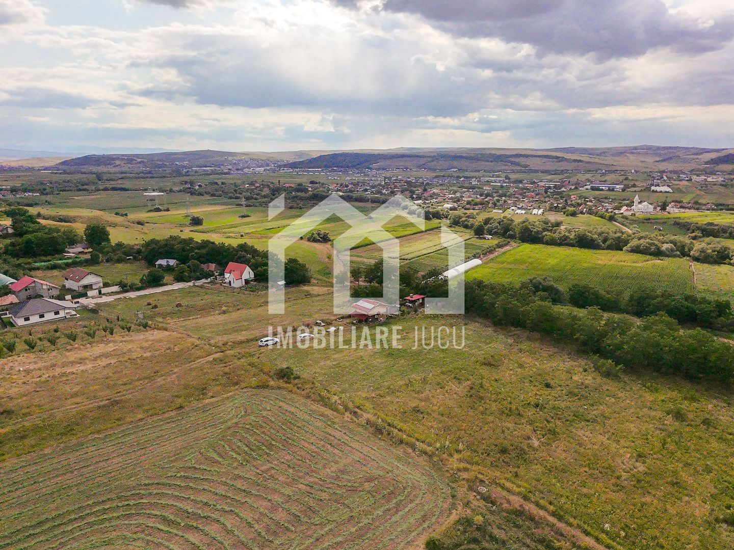Teren cu priveliște | 1.900 mp și front 32 m – Jucu de Sus - Poză 3