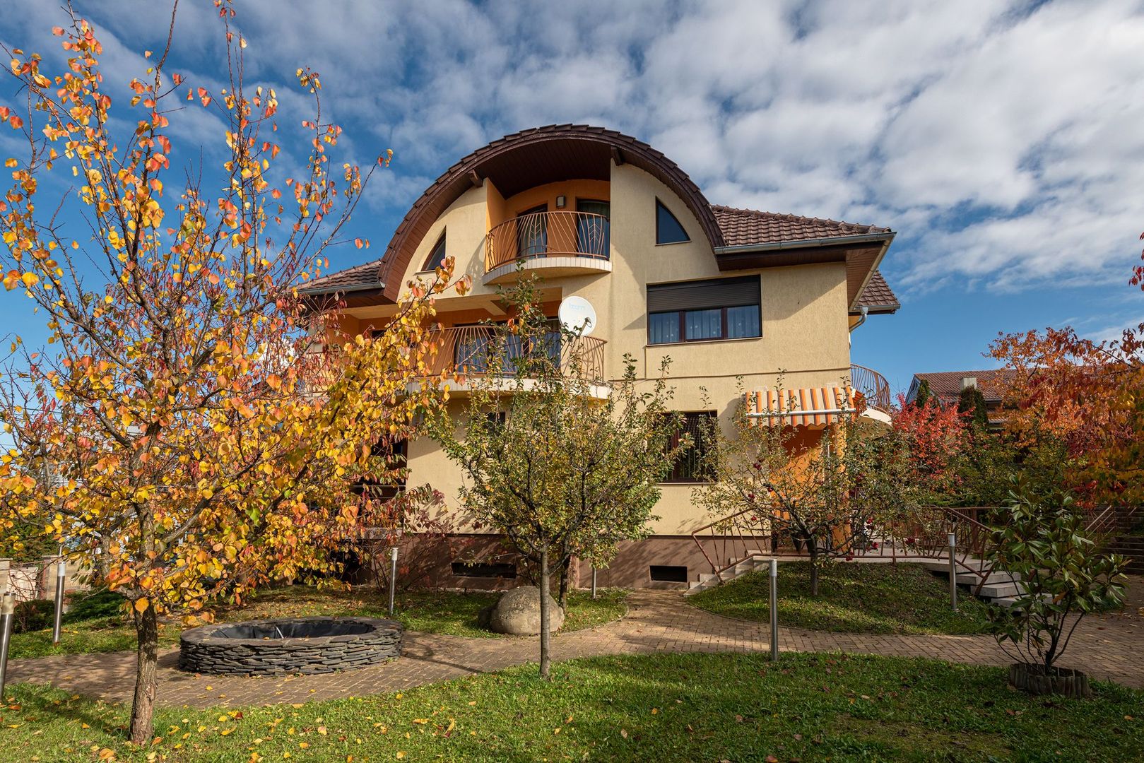 VILĂ 550 mp, LOT 1.006 mp Cartier Europa - Poză 1