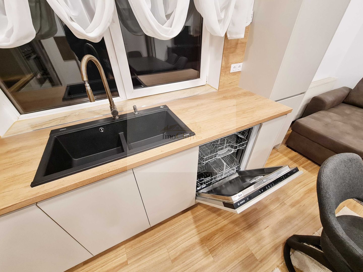 🏡 Apartament spațios cu 4 camere și garaj | Zorilor | 90 mp utili - Poză 3
