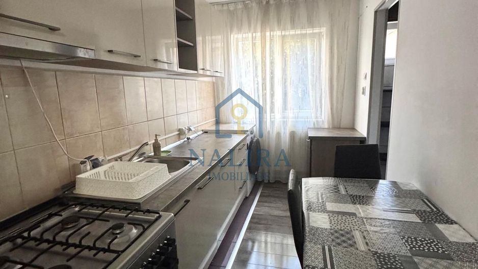 Apartament 3 camere de vanzare - Traian - Etaj intermediar - Poză 4