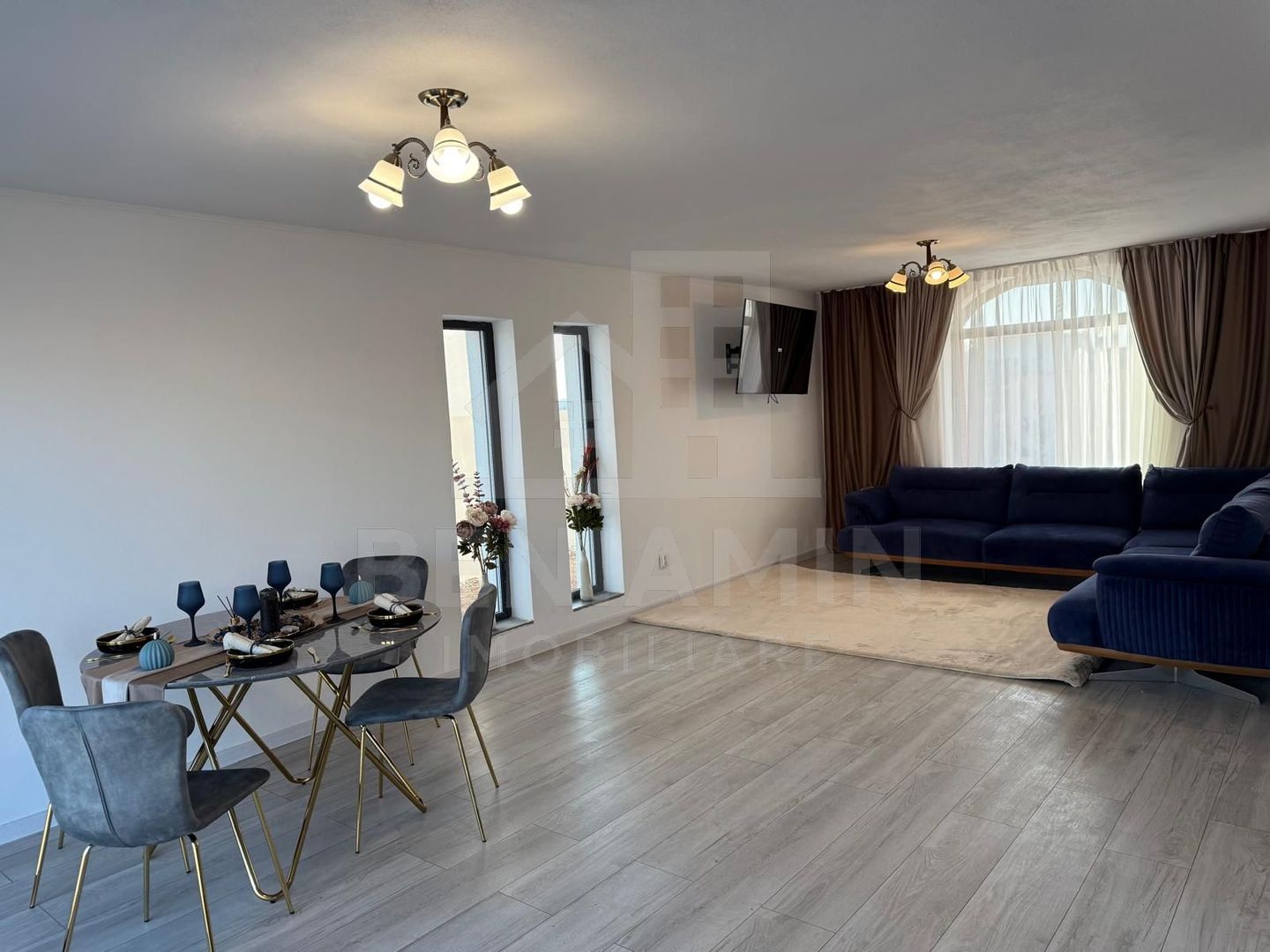Casa Moderna-Lux-La cheie-Mobilata-Utilata-Model deosebit-Libera - Poză 1