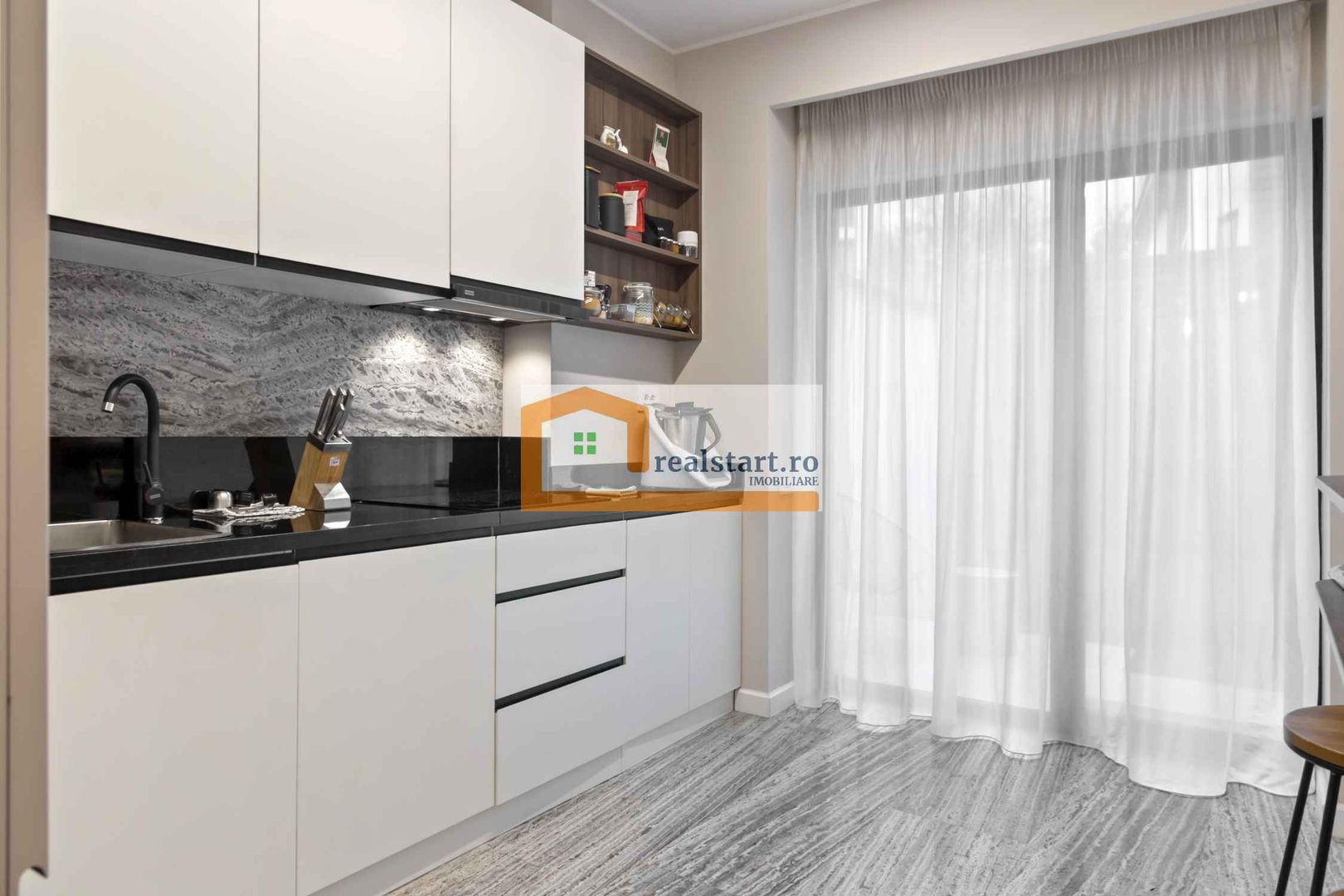 Vila individuala, acces metrou, 10 locuri parcare - Poză 14