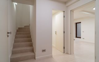 Vila Unica Noua cu 8 camere *300mp* /fotovoltaice si pompa cladura// Dorobanti - Poză 30