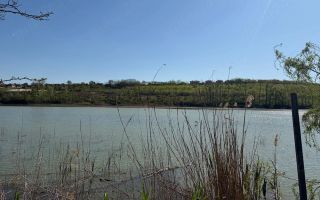 Casă spațioasă pe malul lacului Ezăreni, zona Valea Adâncă, Iași – de închiriat - Poză 10