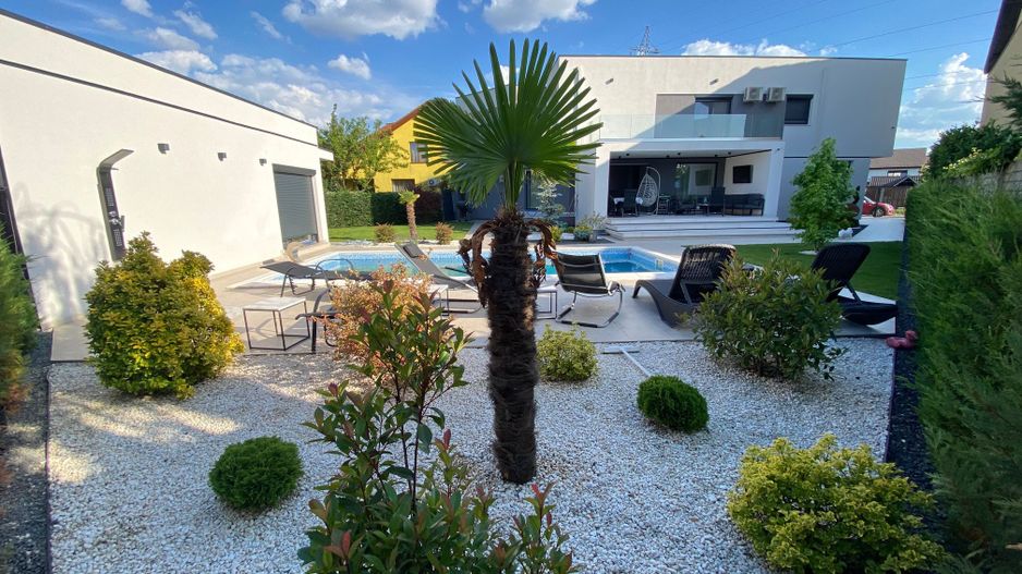 Vila moderna Dumbravita - Poză 1