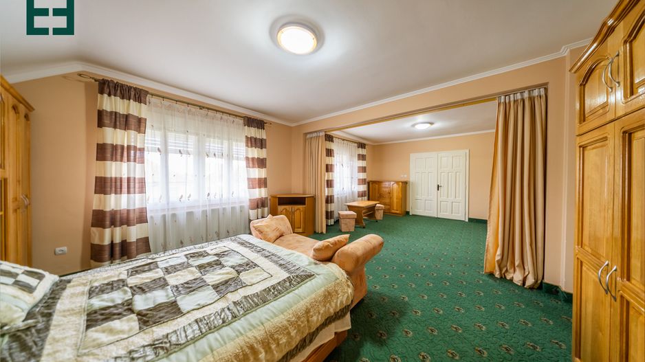 Casă spațioasă în orașul Pâncota județul Arad - Poză 15