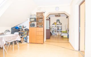 15 Noiembrie, apartament la mansardă - Poză 11