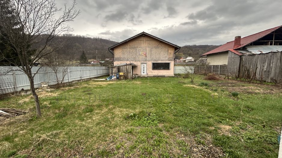 Casa de vanzare in Slanic Moldova . - Poză 13